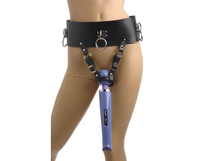 Cinturon Orgasmo Forzado para Magic Wand y Plug Anal Strict Leather