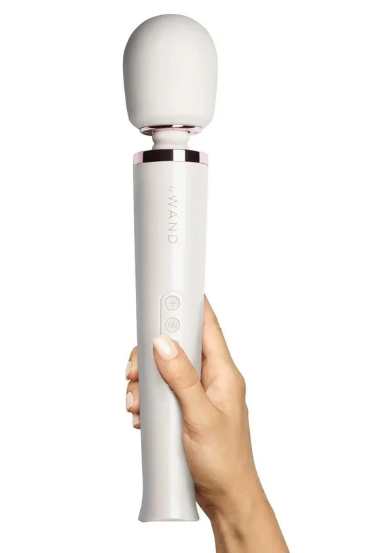 Le Wand Rechargeable Silicone Massager – Pearl