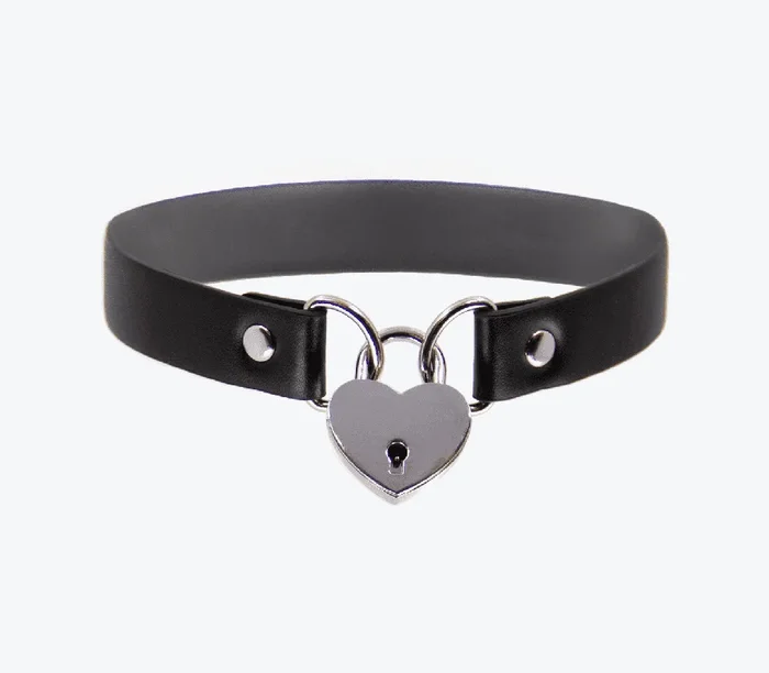 Love In Leather Faux Leather Collar With Functional Heart Padlock