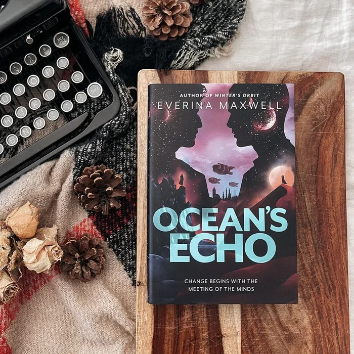 Ocean’s Echo by Everina Maxwell (Illumicrate Exclusive)