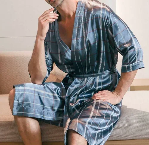 One-Piece Plaid Robe For Men, Silk-Like Fabric