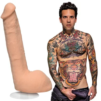 Small Hands – Realistic ULTRASKYN Dildo 22 cm