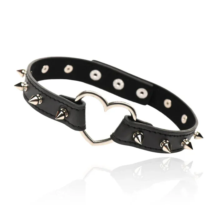 SPIKED HEART CHOKER