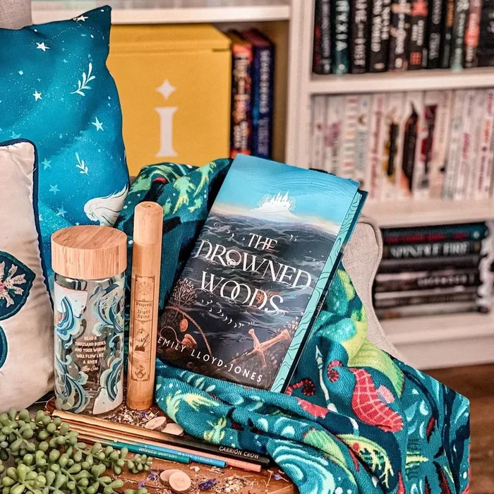 The Drowned Woods by Emily Lloyd-Jones full box (Illumicrate ‘In Too Deep’ Exclusive)