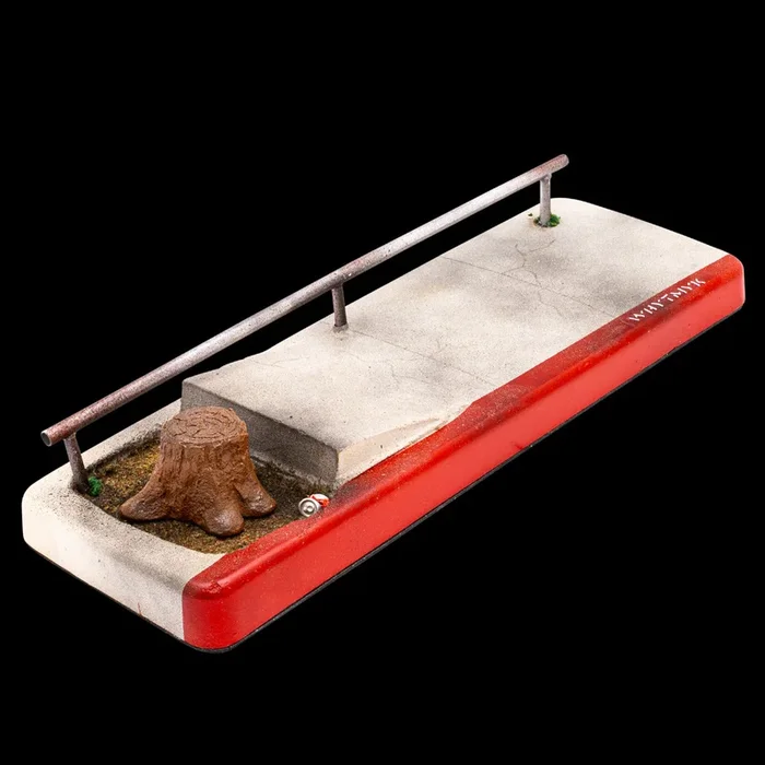 WhytMykConcrete Fingerboard Ramp – XXL Sidewalk with Low Rail and Tree Stump