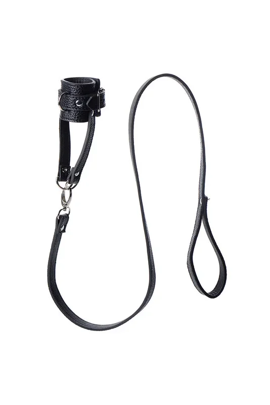 XR Brands – Strict – Ball Stretcher With Leash – Black